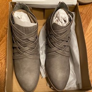 Brand new size 13 women’s boots